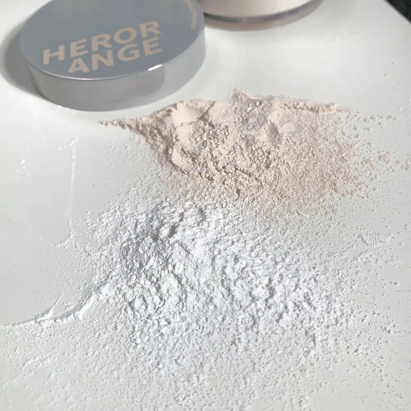 Oil-control Waterproof Loose Powder Natural Soft Face Makeup Setting Powder Invisible Pore Long Lasting Makeup Cosmetic