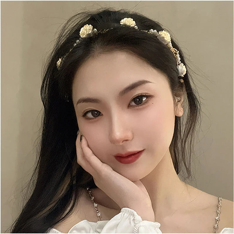 Rose Pearl Hair Band French Retro High-end Hair Clip Headwear With Niche Design Pressed Hair High Skull Top Hair Accessory